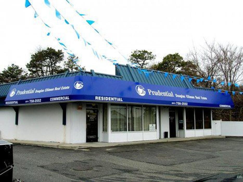 Images Mineola Signs and Awnings