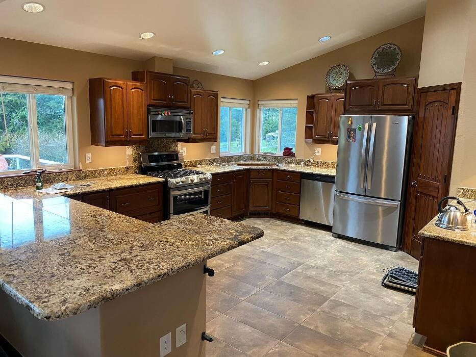 Images NorthWest Granite & Flooring