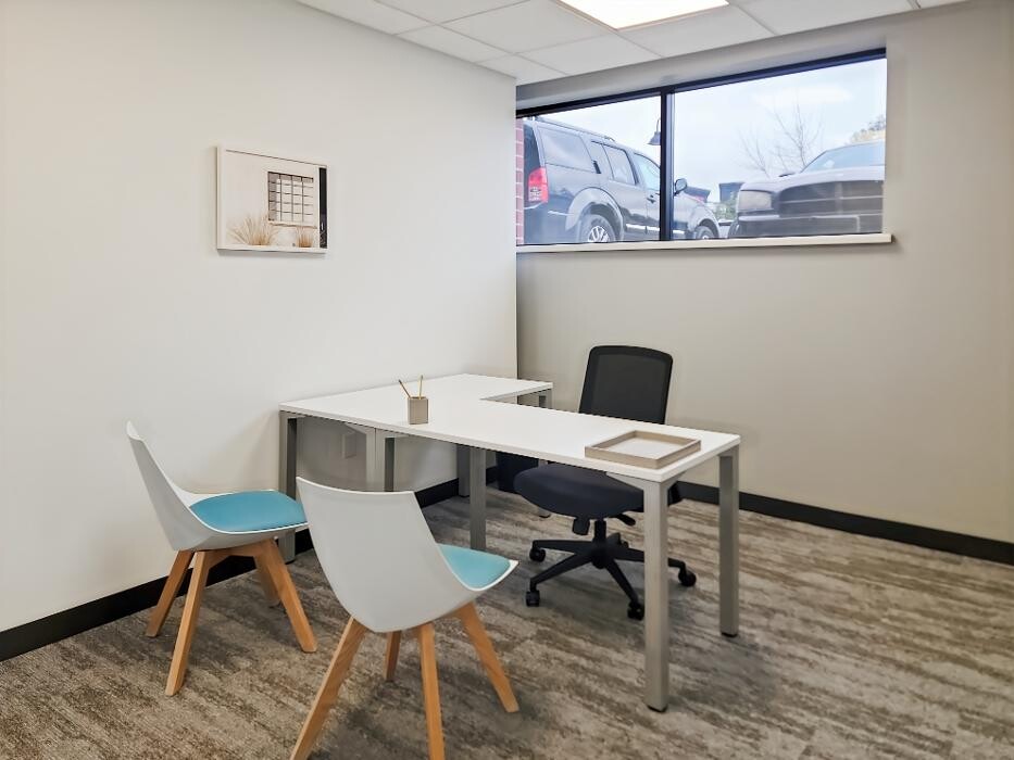 Images Regus S 76th Street