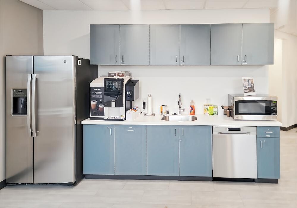 Images Regus S 76th Street