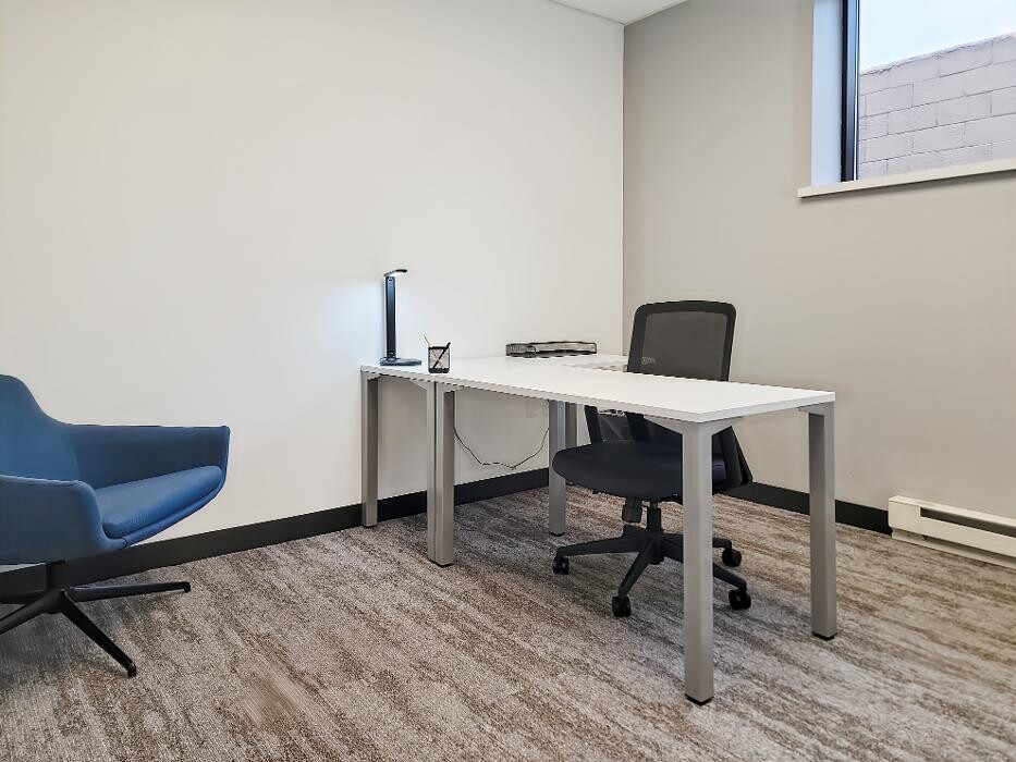 Images Regus S 76th Street