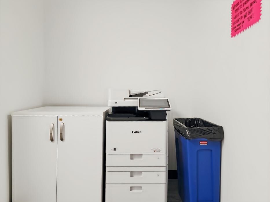 Images Regus S 76th Street