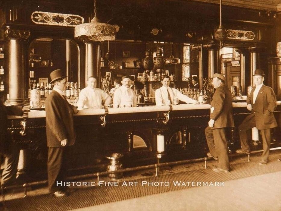 Images Bluebonnet Bartenders
