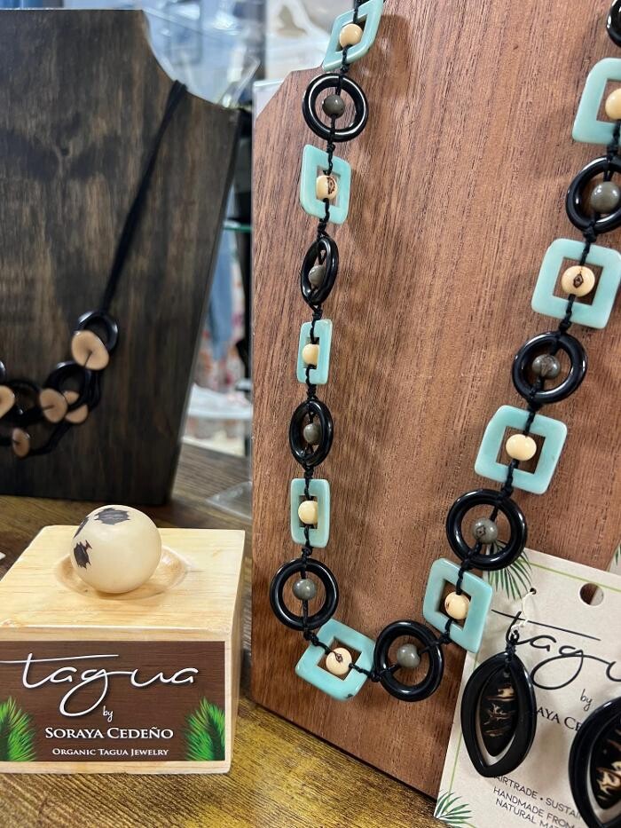 Images Mercer Street Chic Boutique & Art Gallery