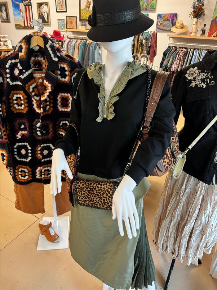 Images Mercer Street Chic Boutique & Art Gallery
