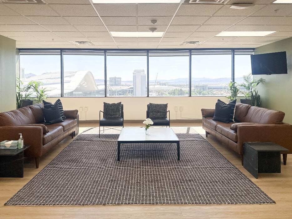 Images Regus Convention Center Dr