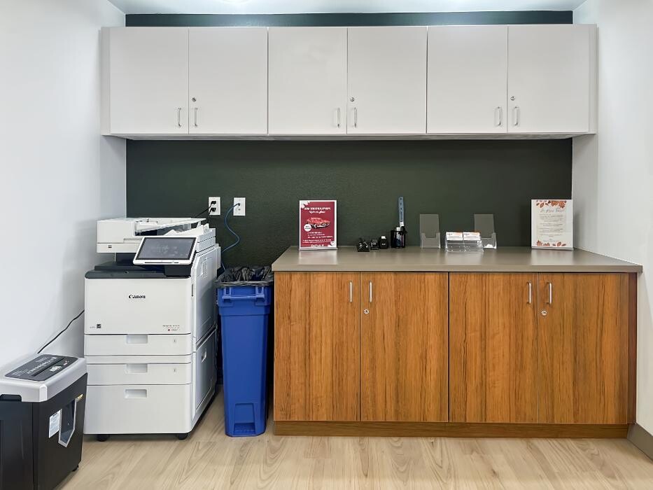 Images Regus Convention Center Dr