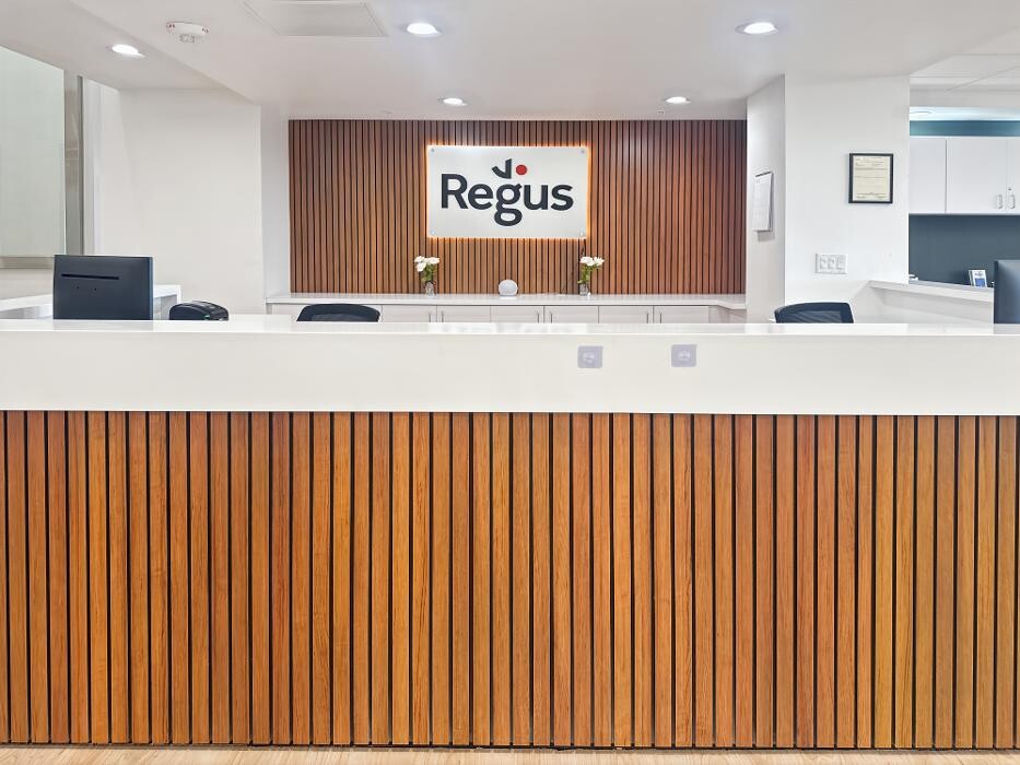 Images Regus Convention Center Dr