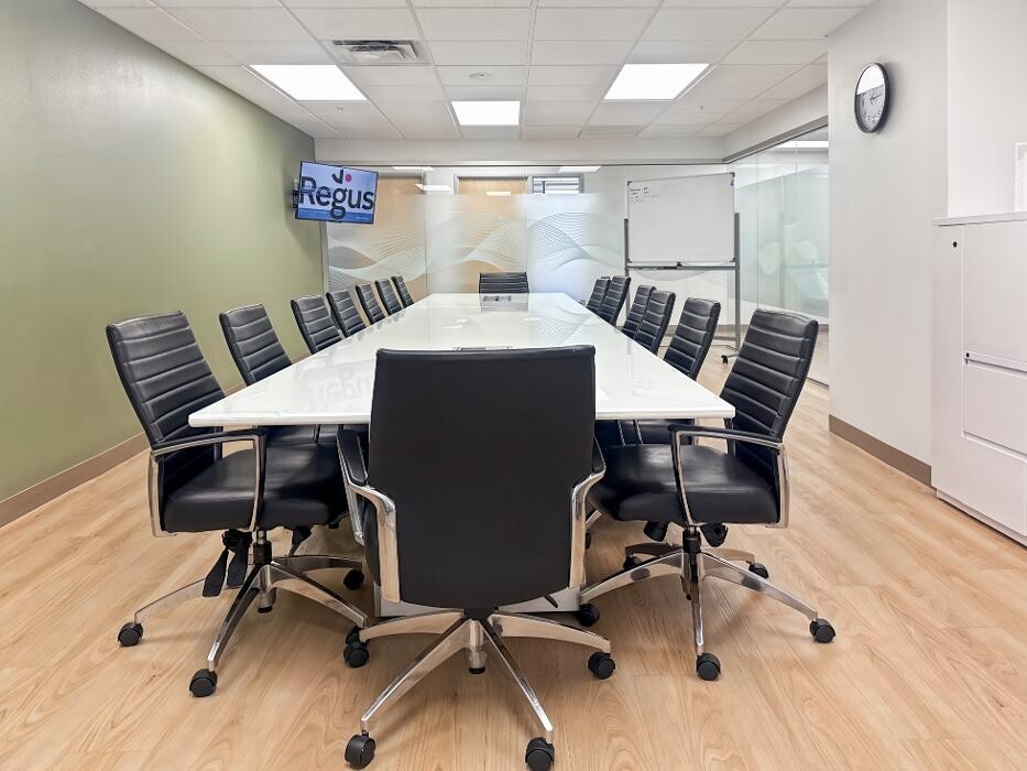 Images Regus Convention Center Dr