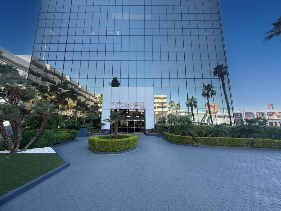 Images Regus Convention Center Dr
