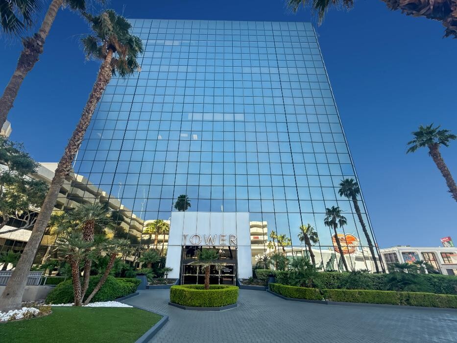 Images Regus Convention Center Dr