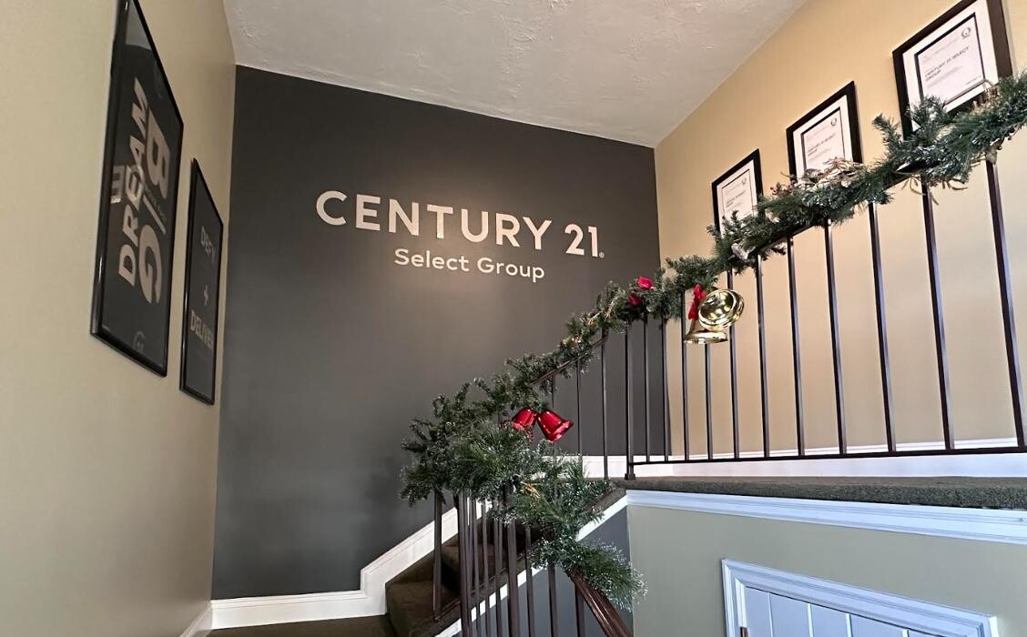 Images Century 21 Select Group, Lake Region of the Poconos