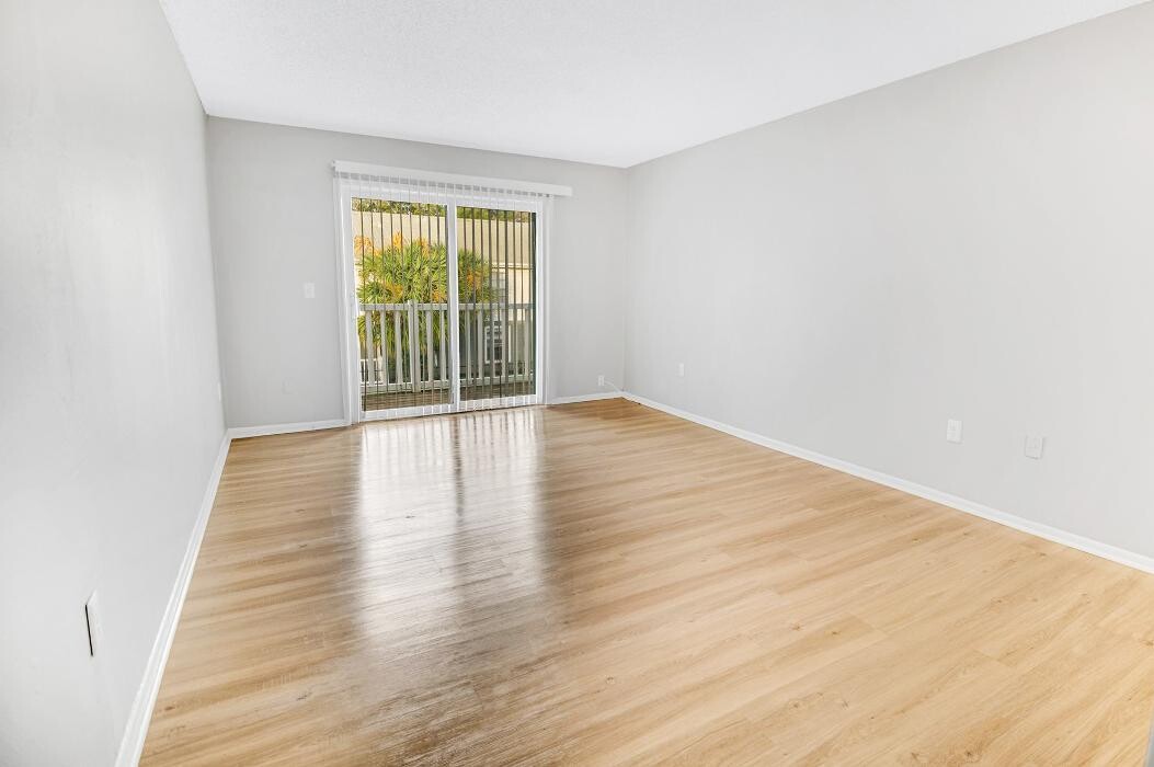 Images Mystic Bay Apartments