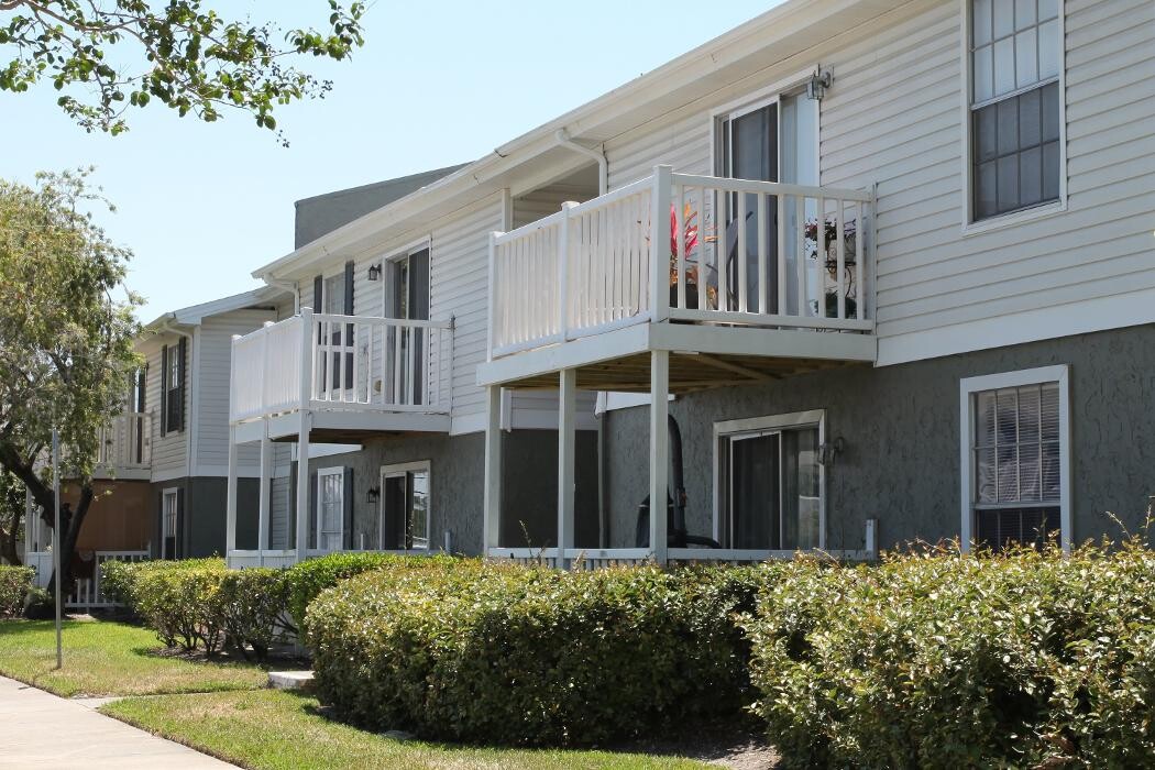 Images Mystic Bay Apartments