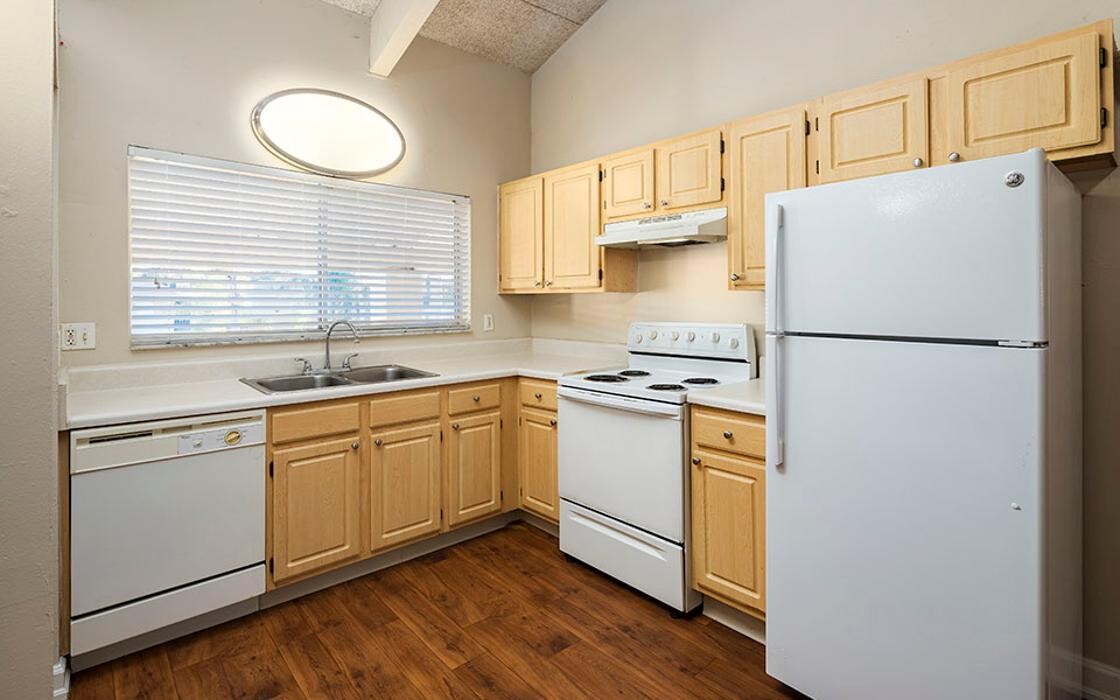 Images Waterchase Apartments