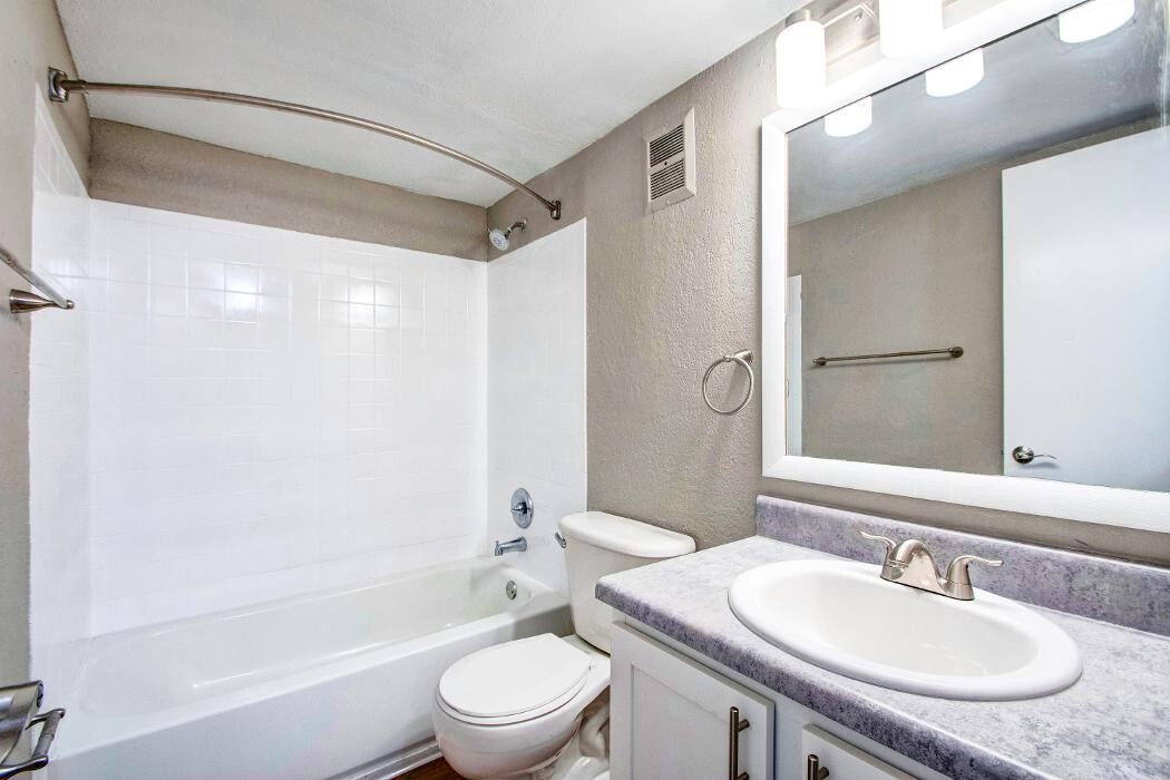 Images Waterchase Apartments