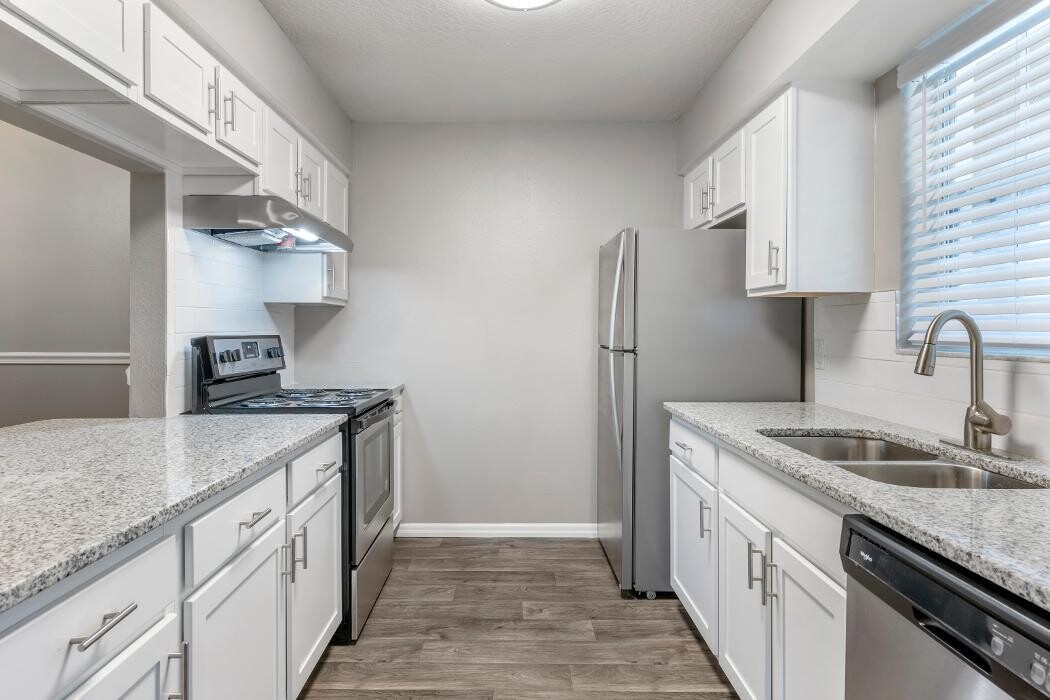 Images Waterchase Apartments