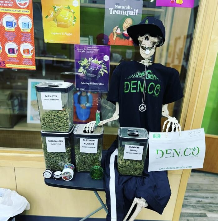 Images DenCo Dispensary