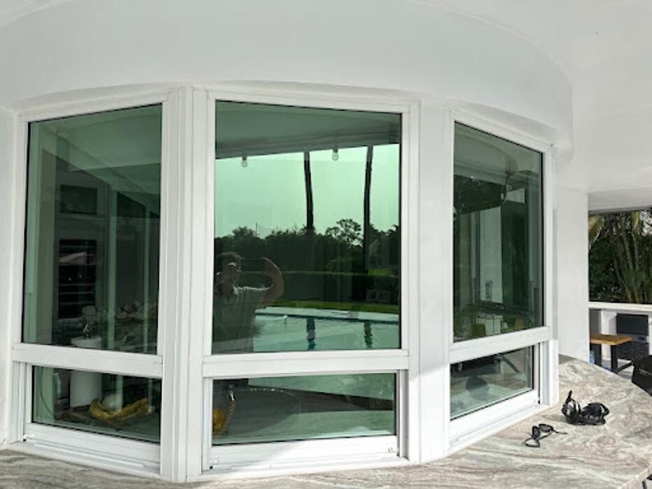 Images Lux Window Cleaners