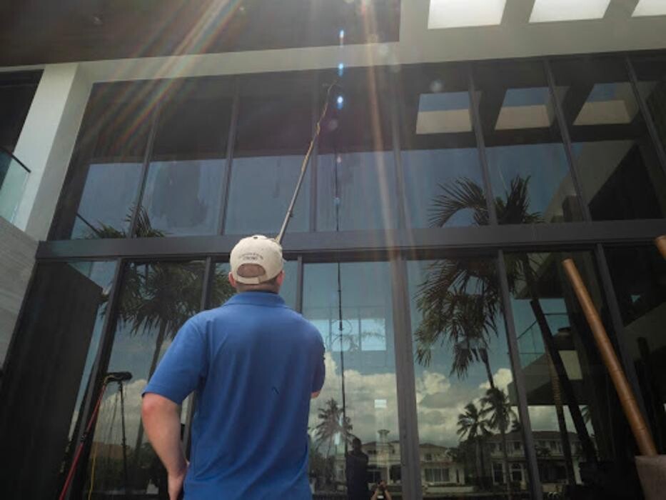 Images Lux Window Cleaners