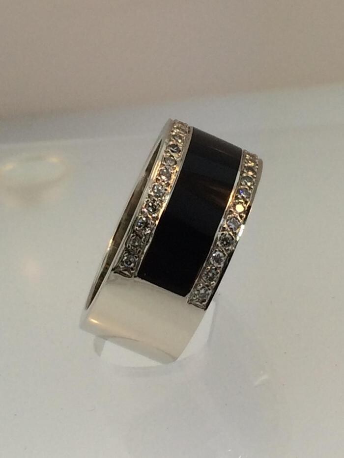 Images Facets 58 Jewelers