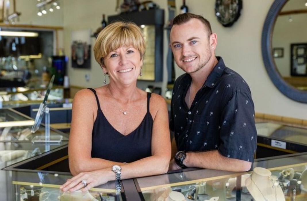 Images Facets 58 Jewelers