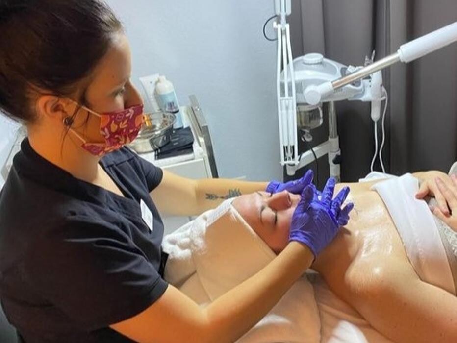 Images Schweiger Dermatology Group - Chesterfield 101