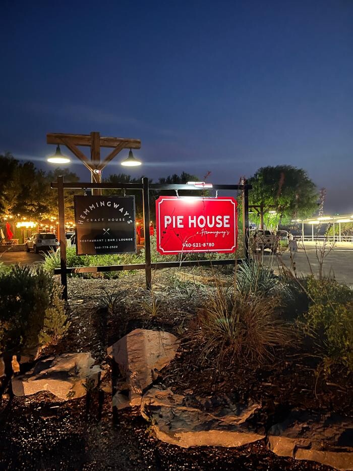 Images Pie House x Hemmingways