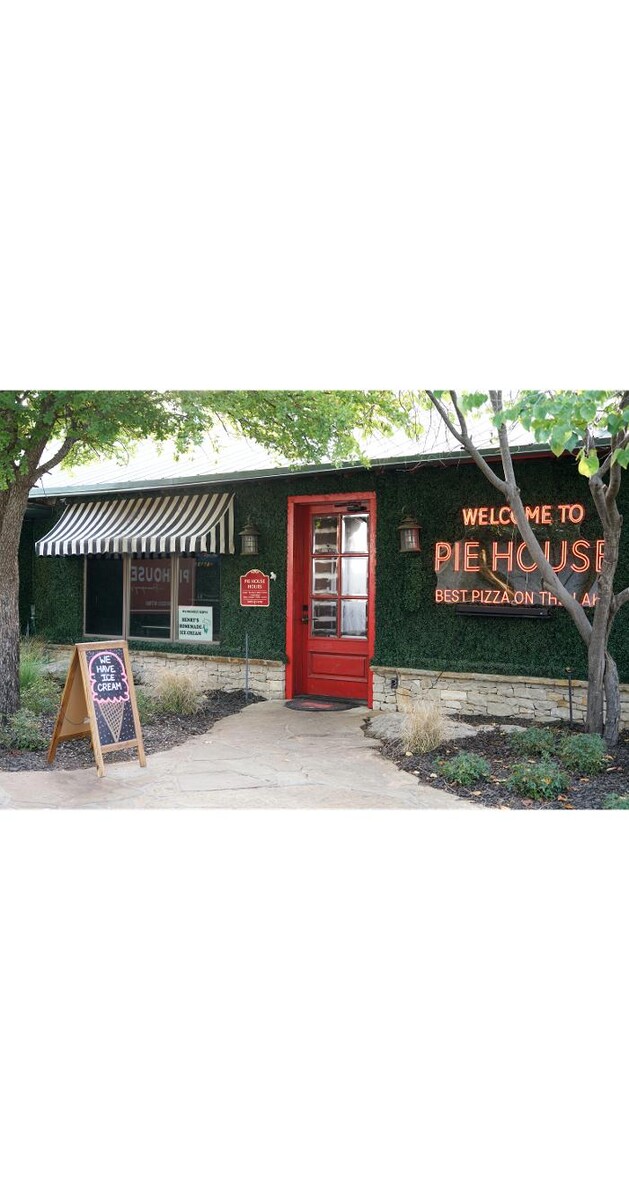 Images Pie House x Hemmingways