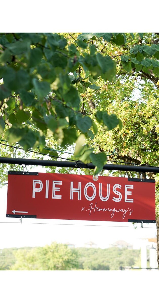Images Pie House x Hemmingways