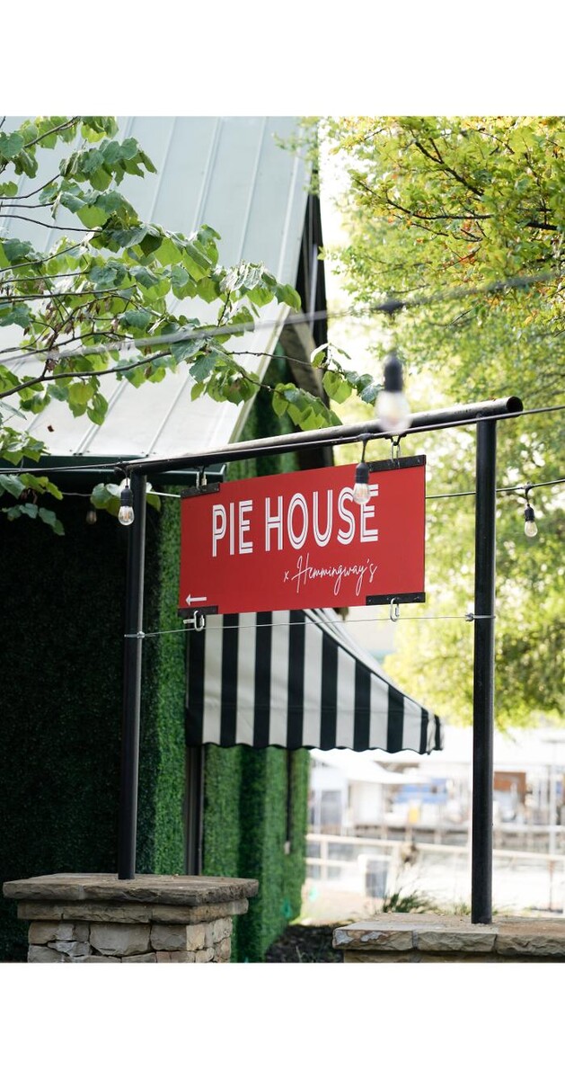 Images Pie House x Hemmingways