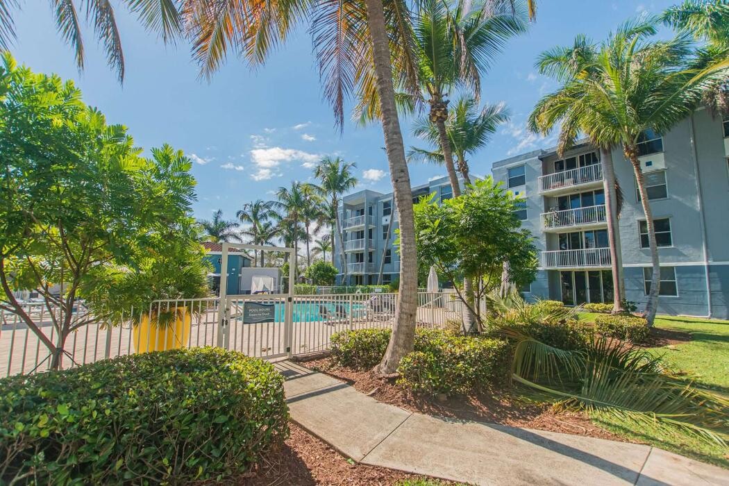 Images Beach Walk at Sheridan