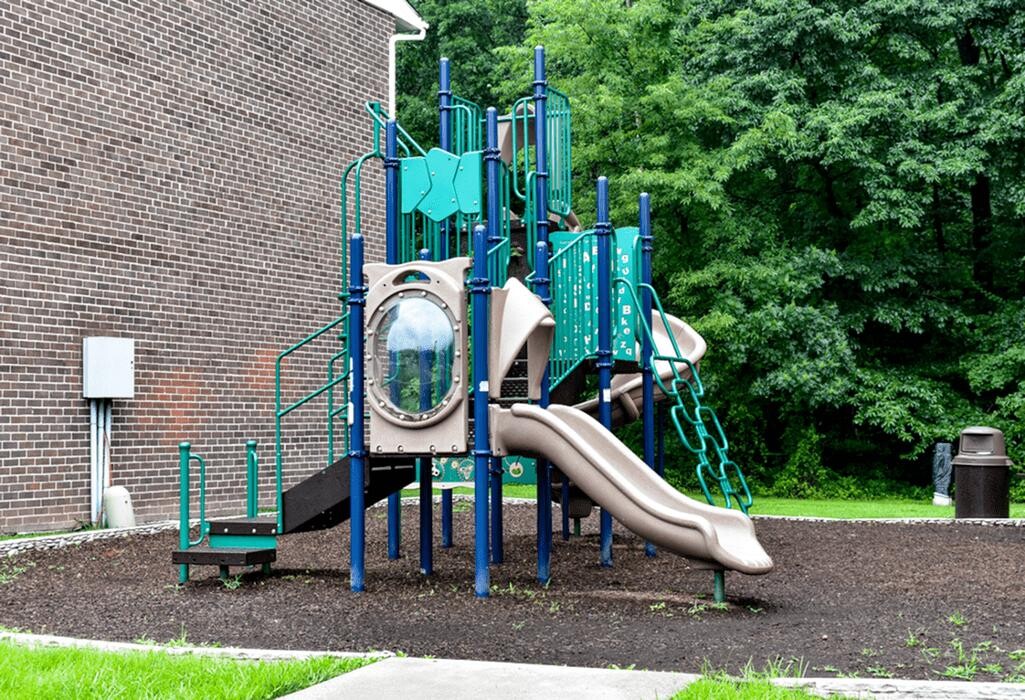 Images Chesapeake Village Apartments