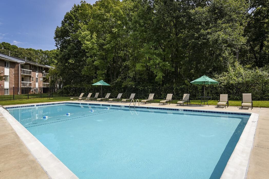 Images Chesapeake Village Apartments