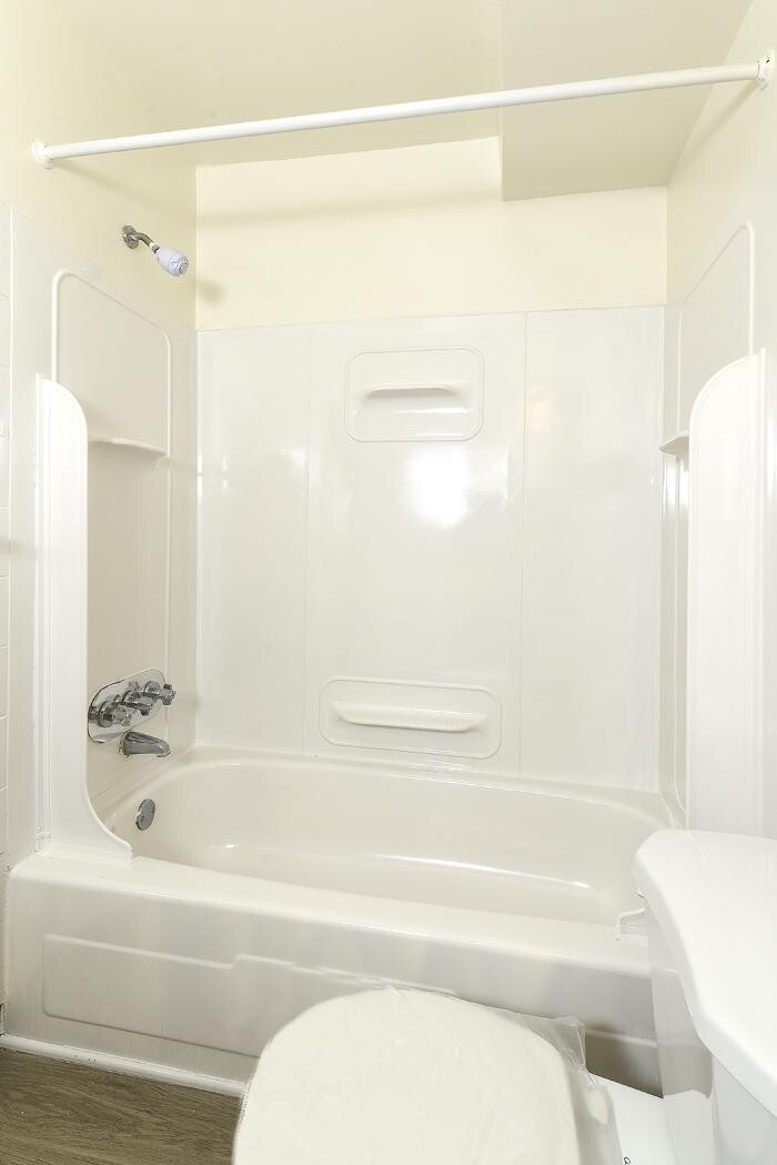 Images Chesapeake Village Apartments