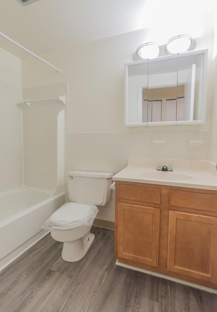 Images Chesapeake Village Apartments