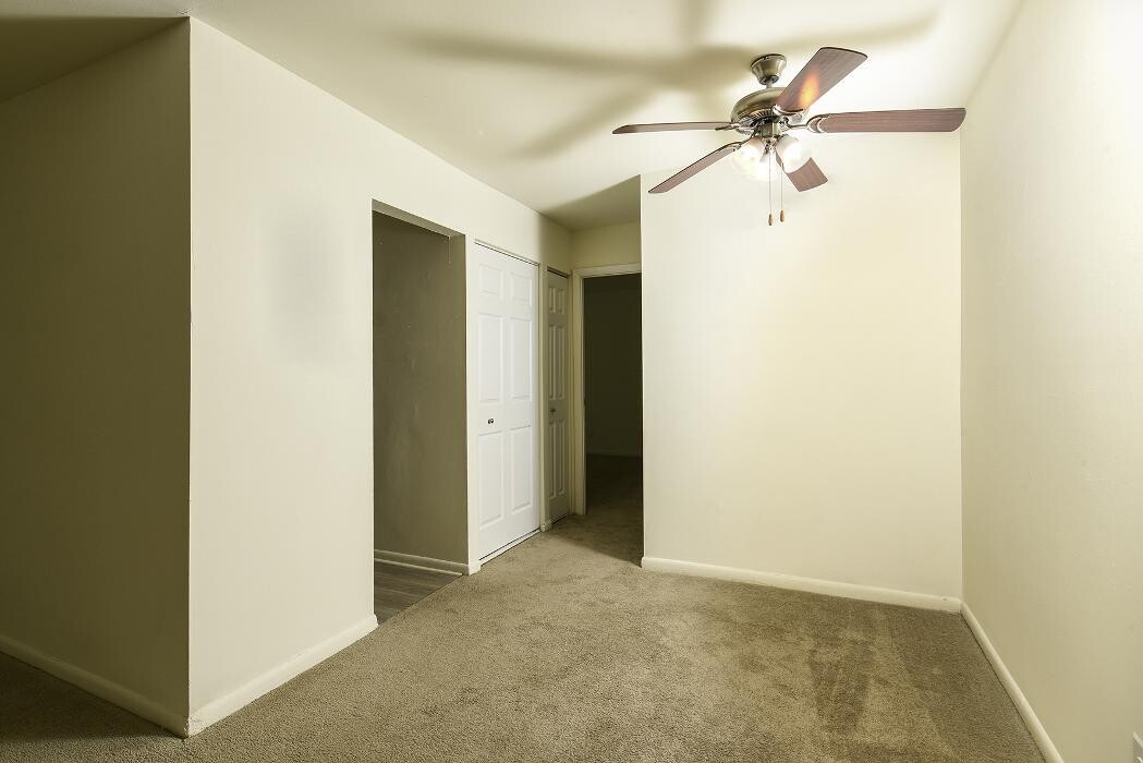 Images Chesapeake Village Apartments