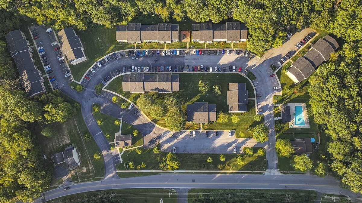 Images Chesapeake Village Apartments