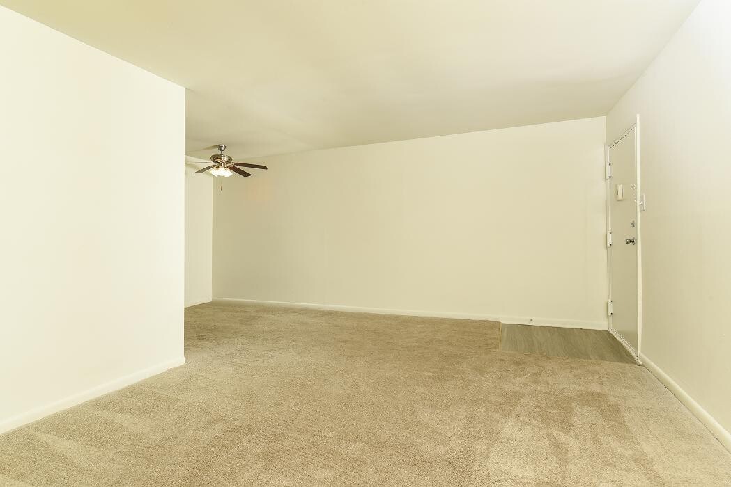 Images Chesapeake Village Apartments