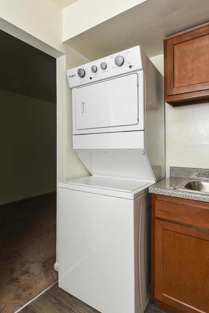 Images Chesapeake Village Apartments