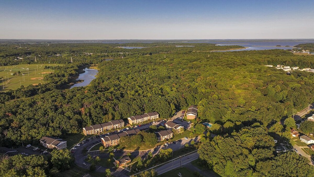 Images Chesapeake Village Apartments