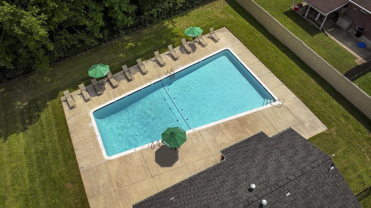 Images Chesapeake Village Apartments