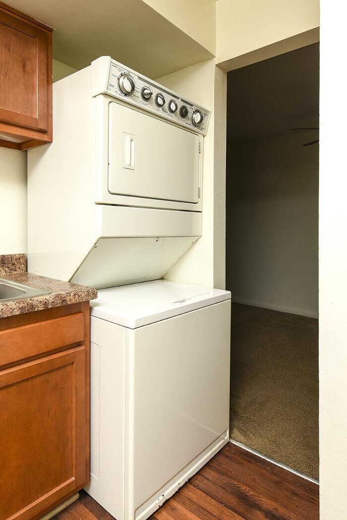 Images Chesapeake Village Apartments