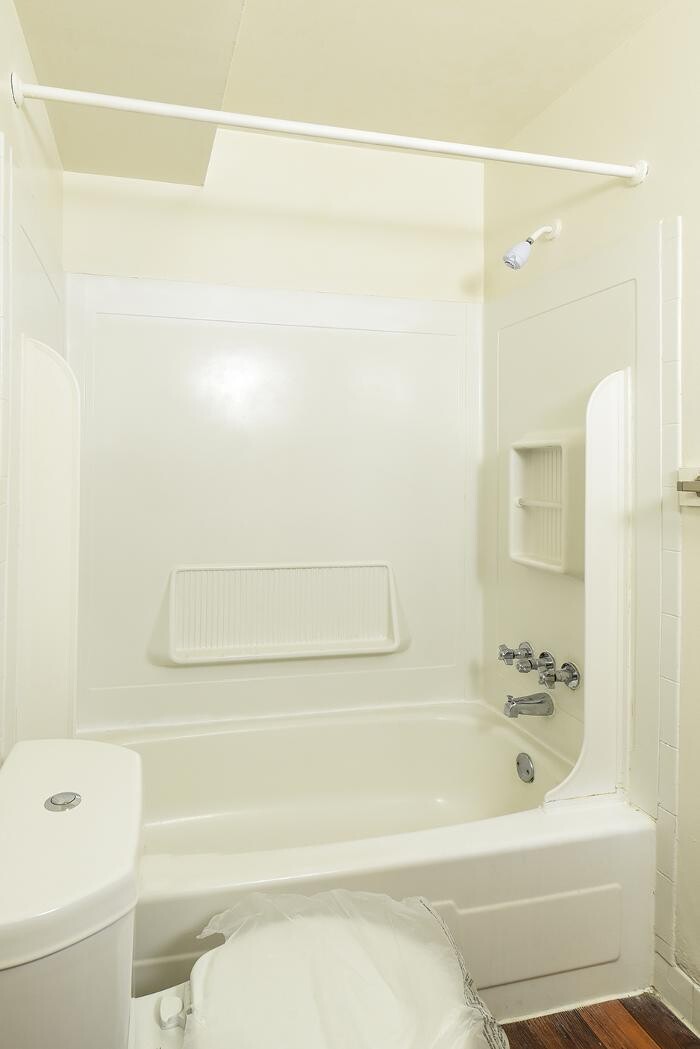 Images Chesapeake Village Apartments