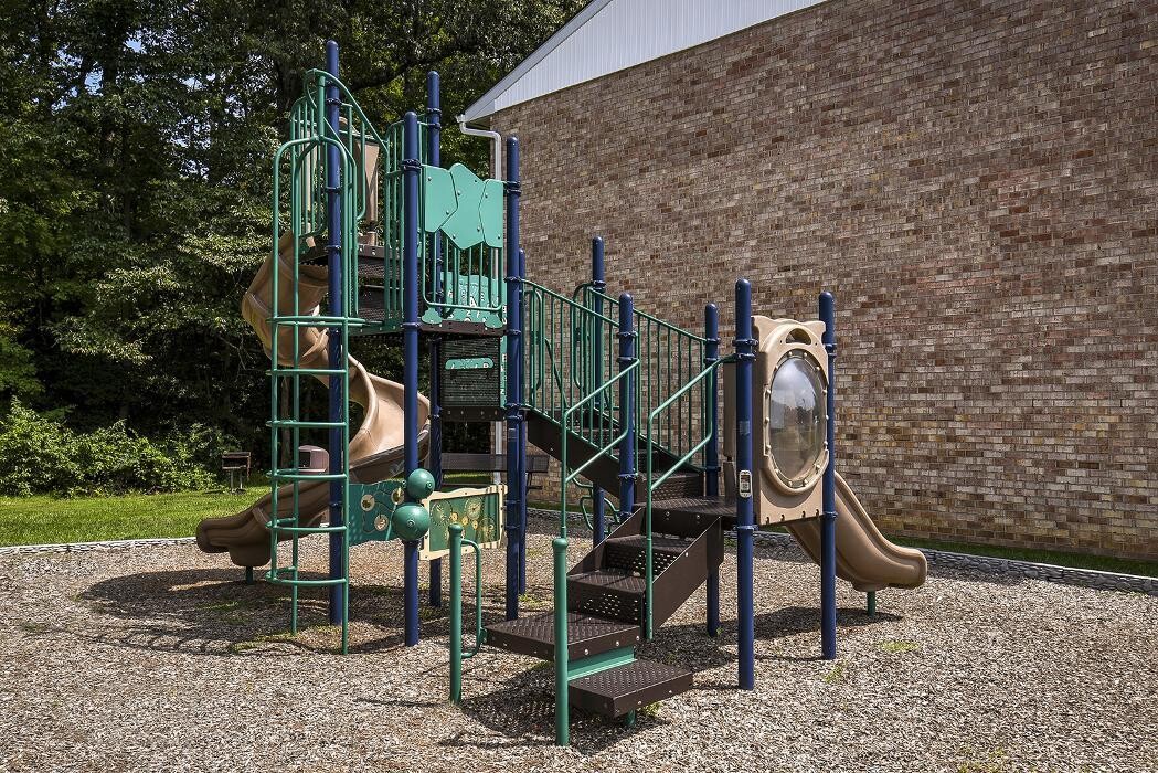 Images Chesapeake Village Apartments