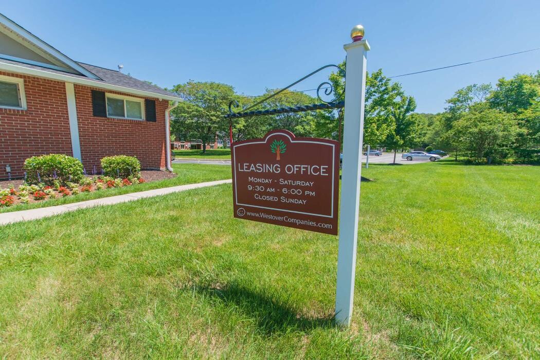 Images Chesapeake Village Apartments