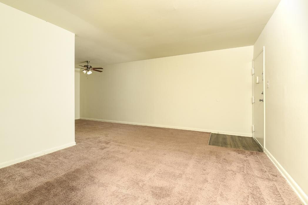 Images Chesapeake Village Apartments