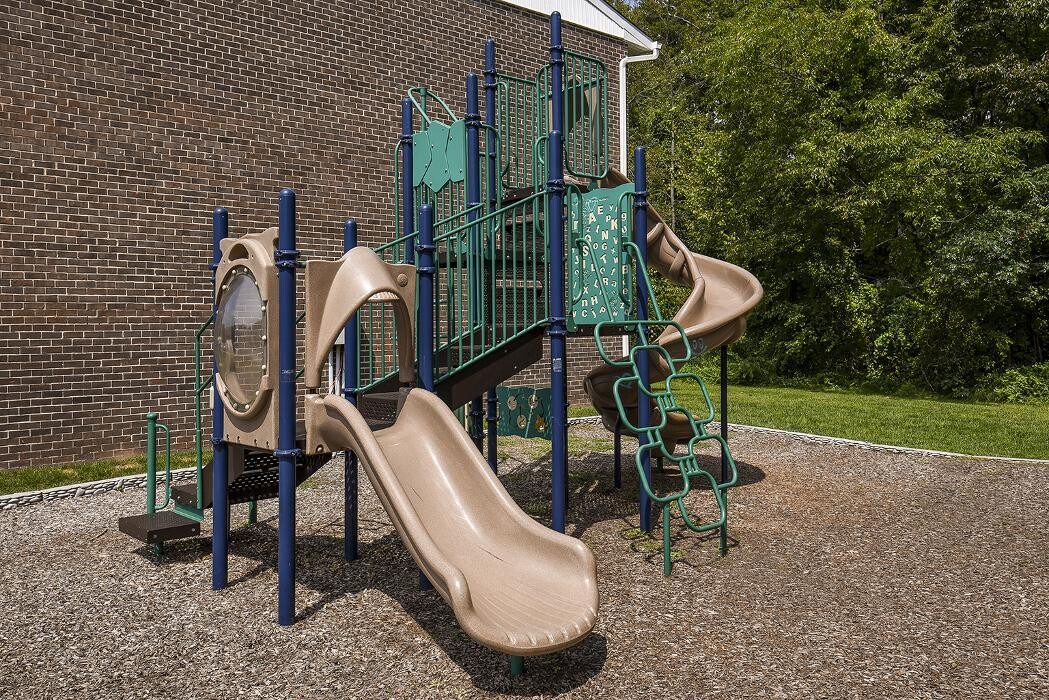 Images Chesapeake Village Apartments