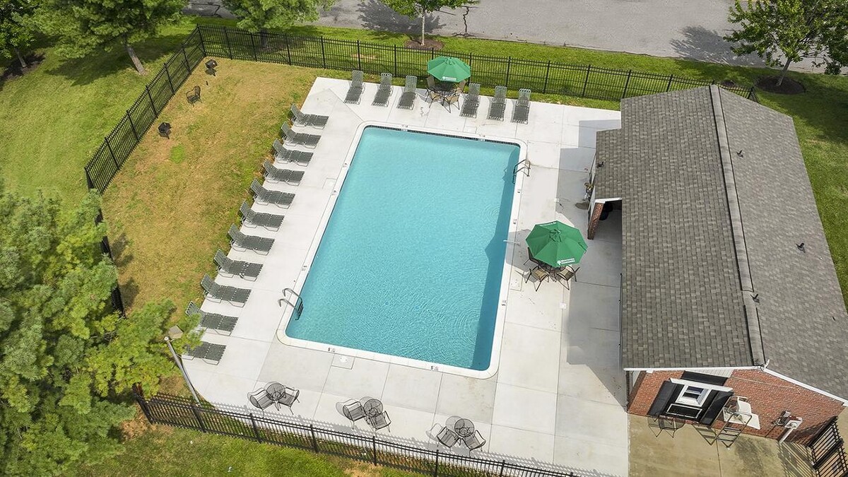 Images Middle River Townhomes