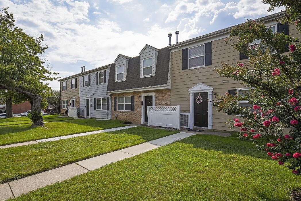 Images Middle River Townhomes